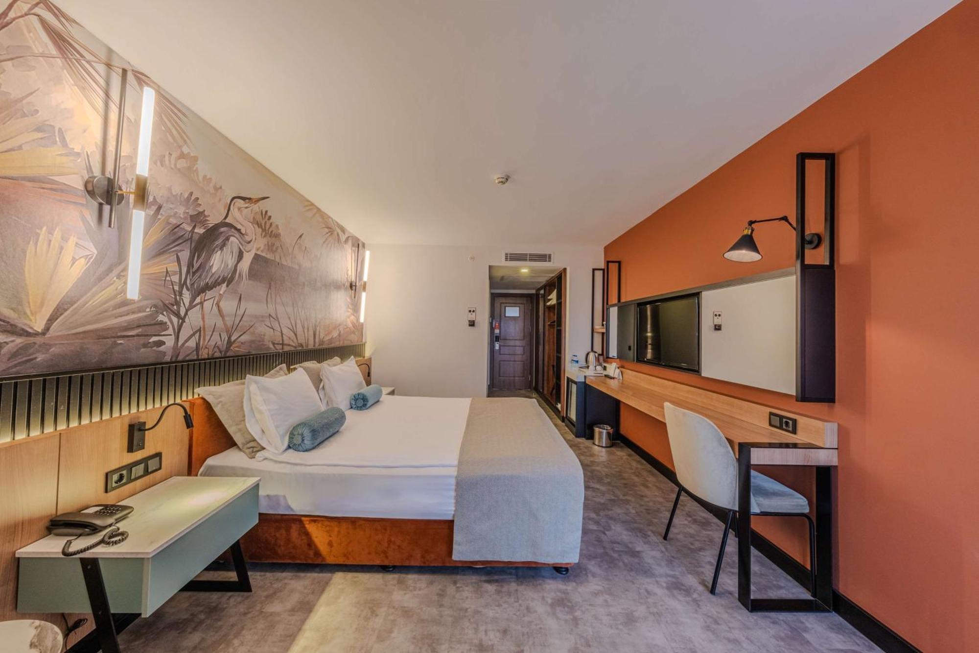 Otel Western Khan 4*