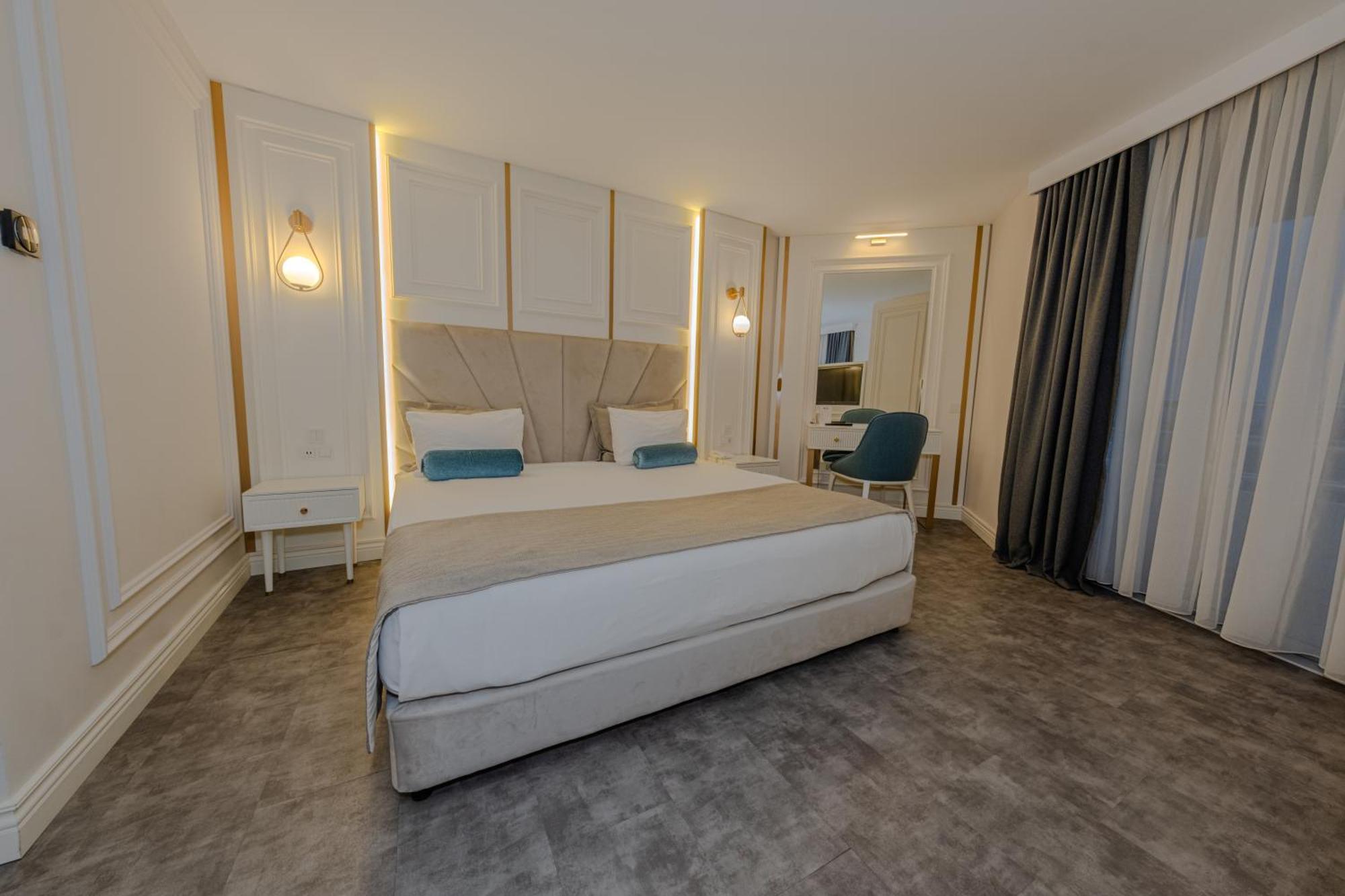 Otel Western Khan 4*