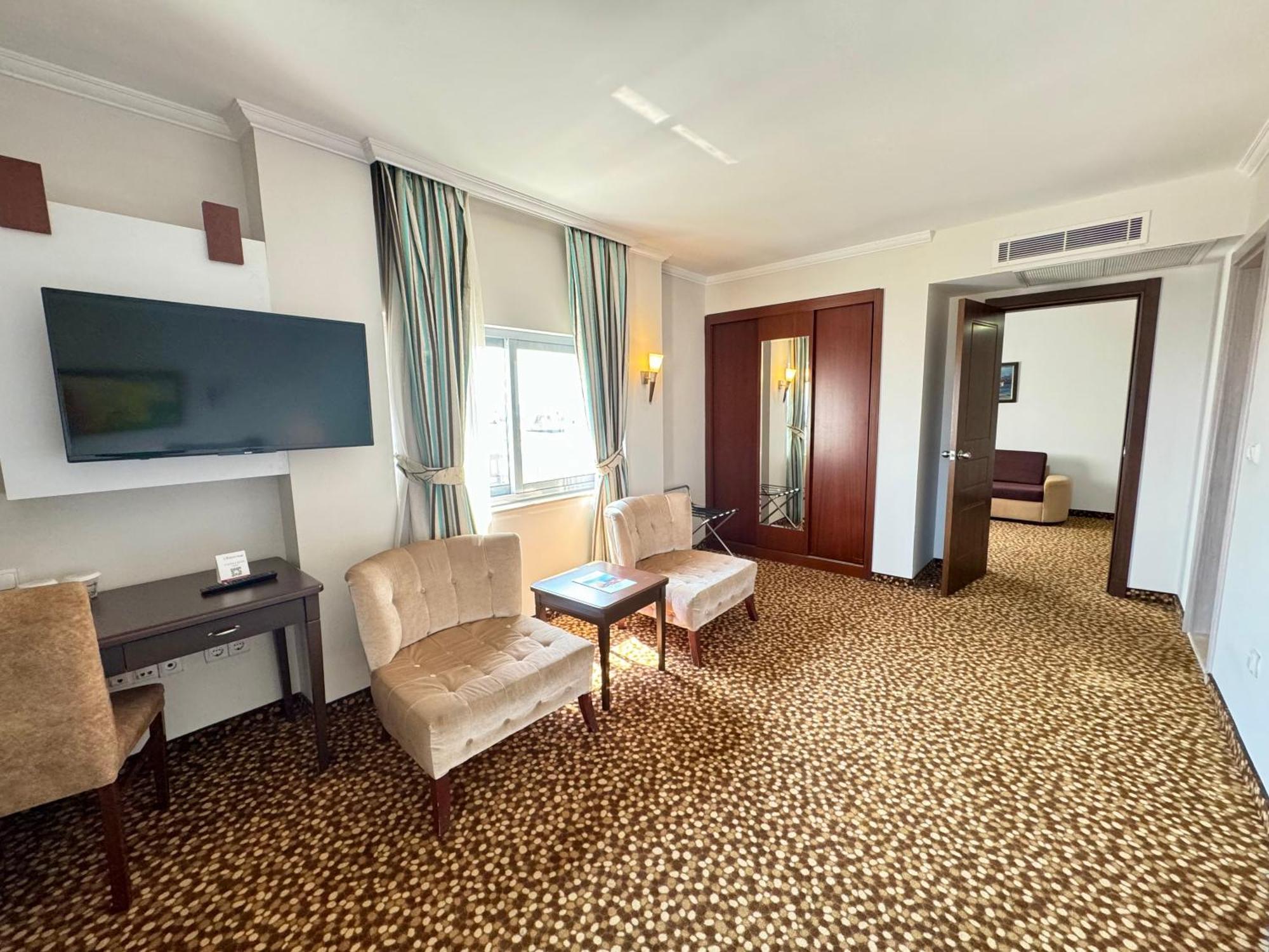 Otel Western Khan