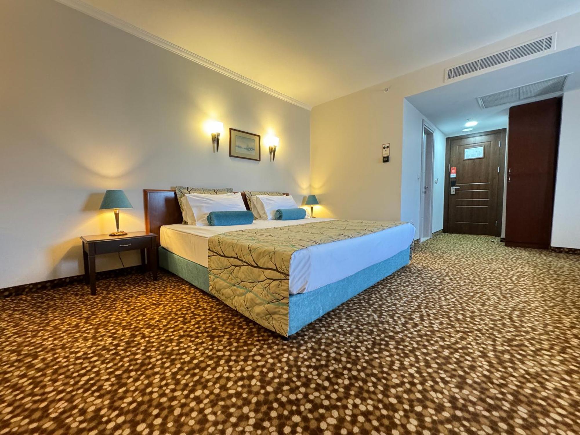 Otel Western Khan