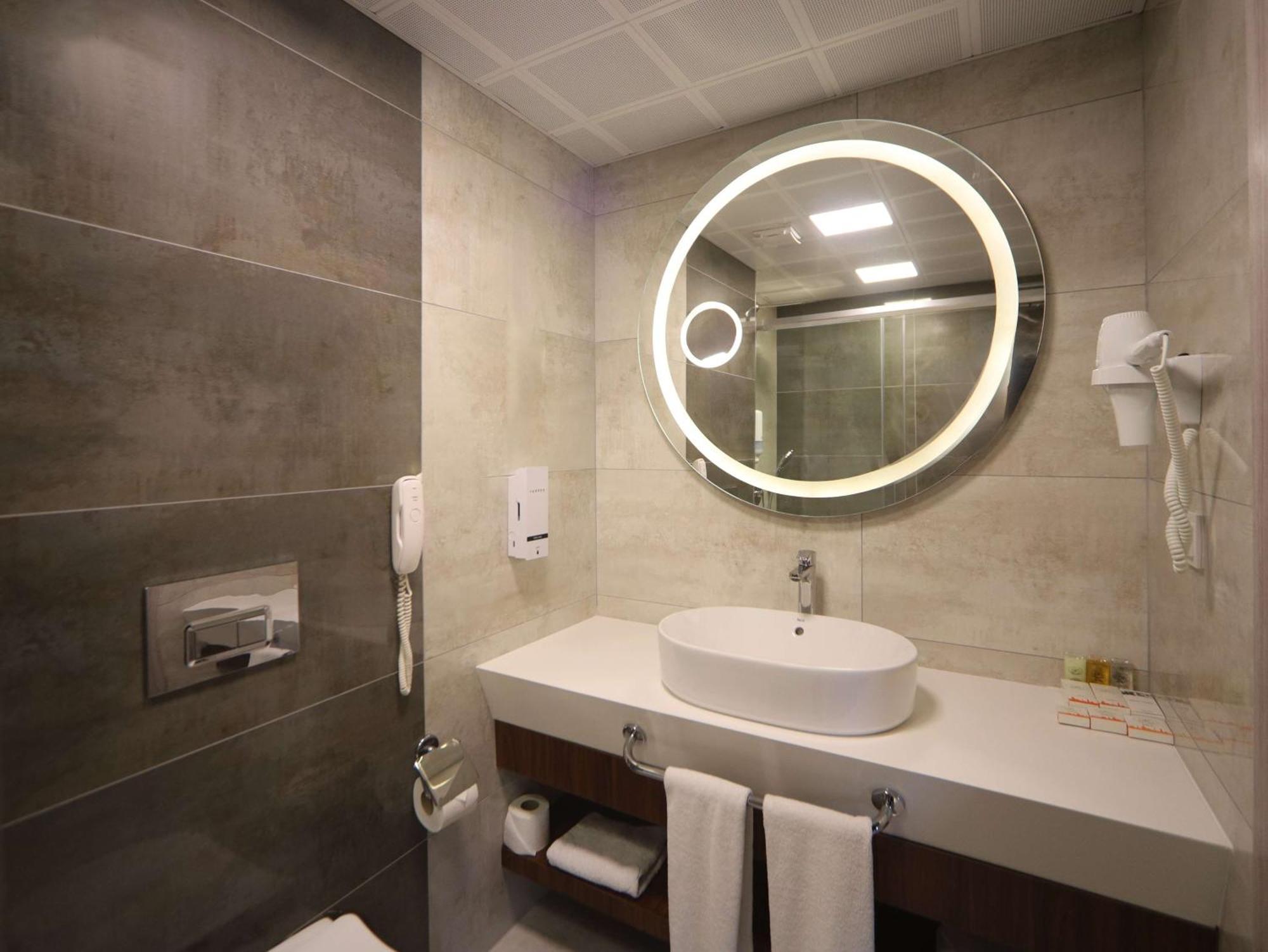 Otel Western Khan 4*