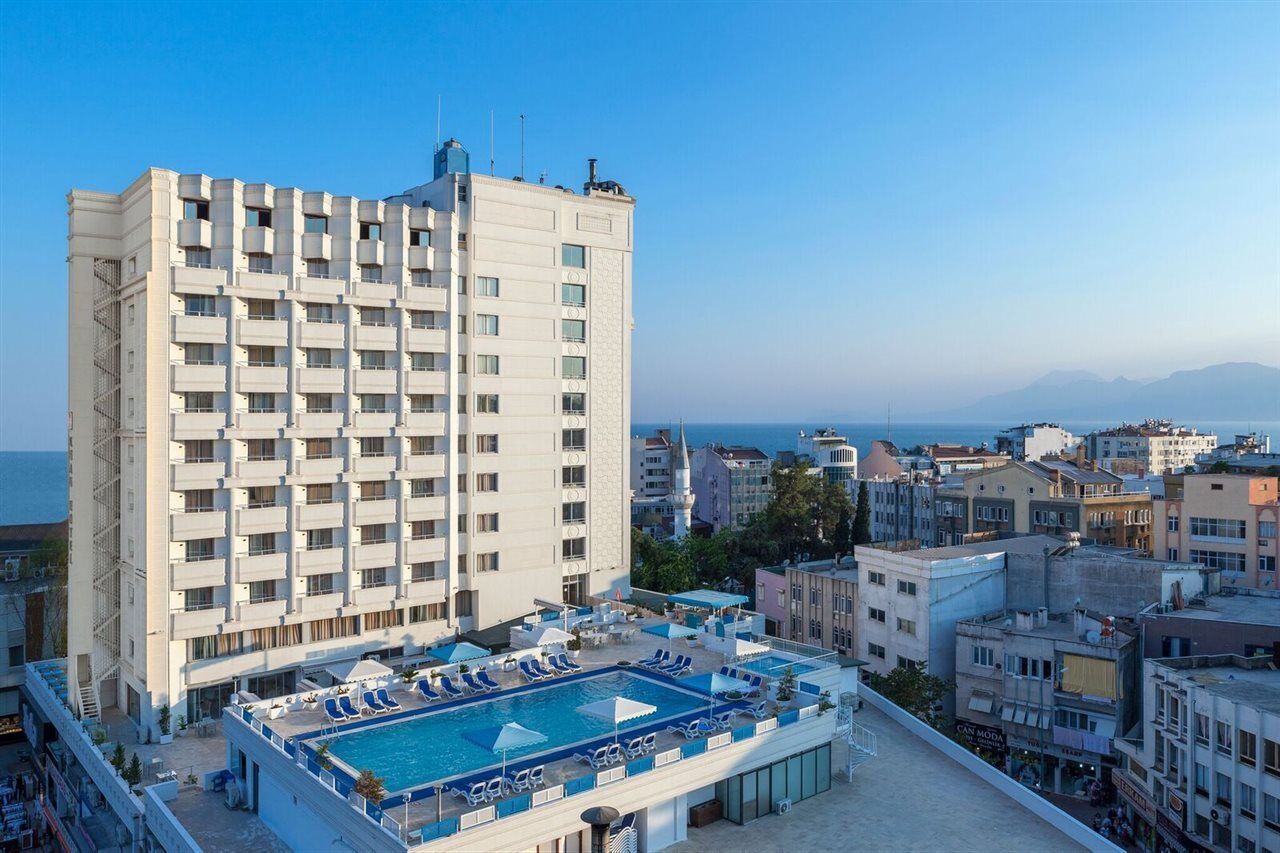 Western Khan Otel 4*