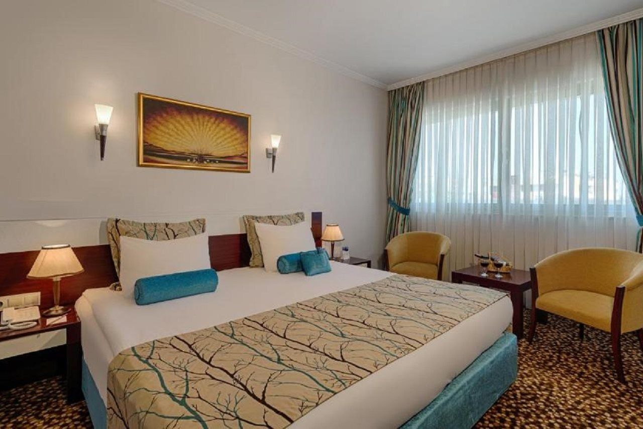 Otel Western Khan 4*